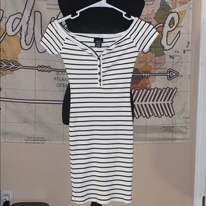 1/4 button down fitted dress